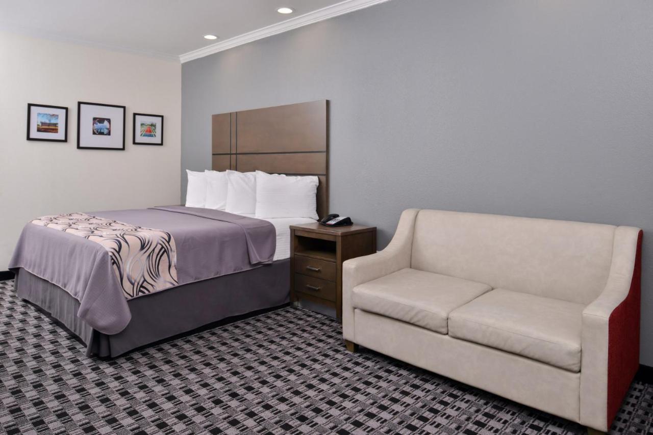 Hotel Americas Inn&suites Iah North 3*