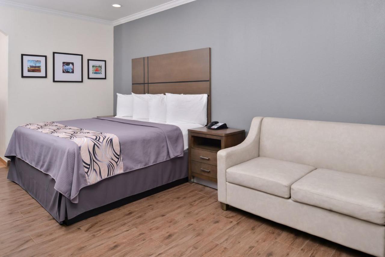 Americas & Iah North Hotel