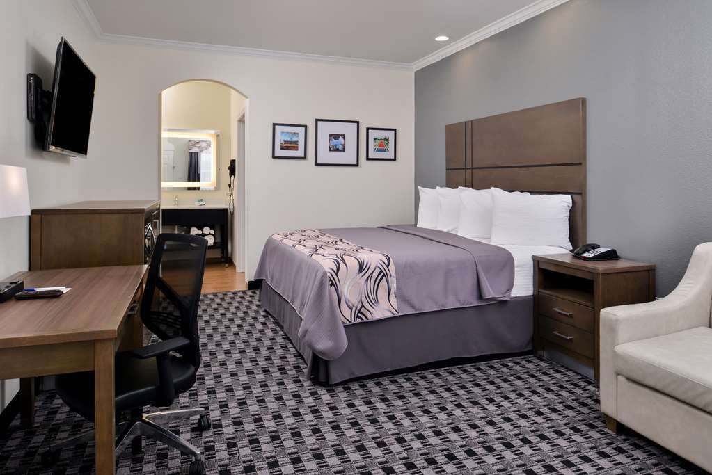 Americas & Iah North Hotel 3*